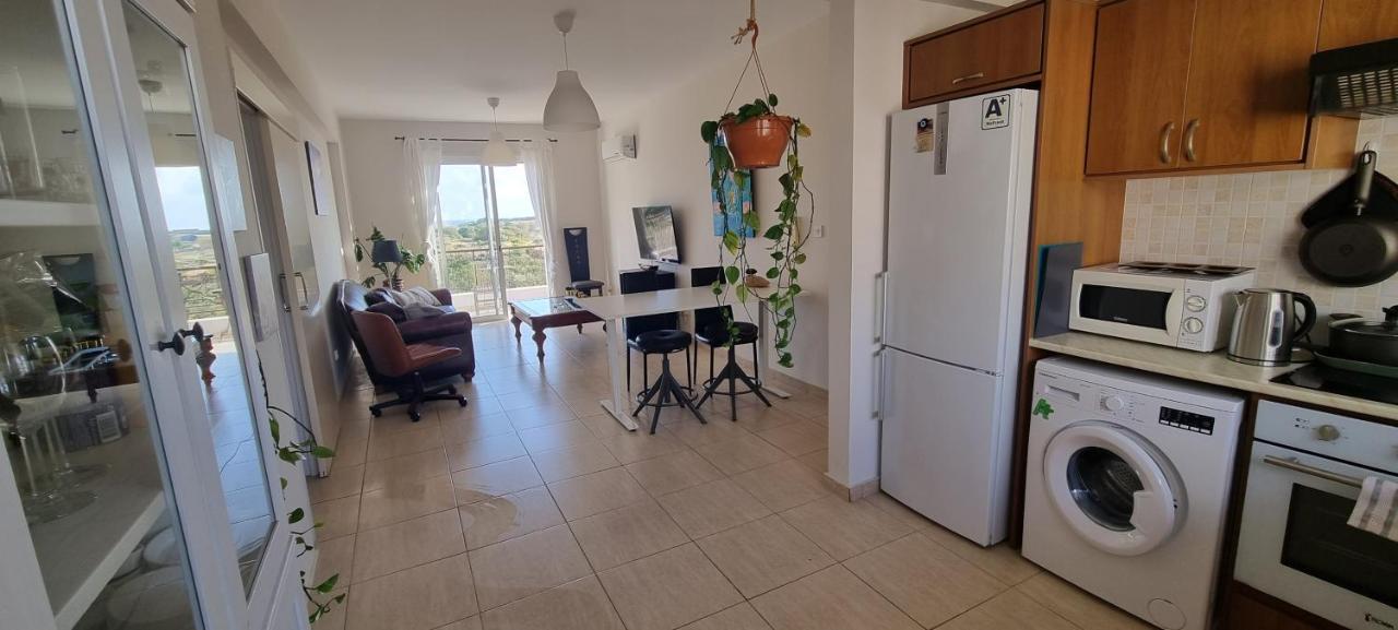 Ancient Paphos - Cozy Place Next To The Sea, Marina, Historical Sites, Buses, Mall, And Market المظهر الخارجي الصورة